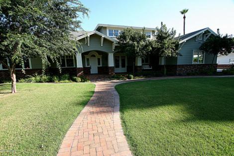 5621 E CALLE CAMELIA