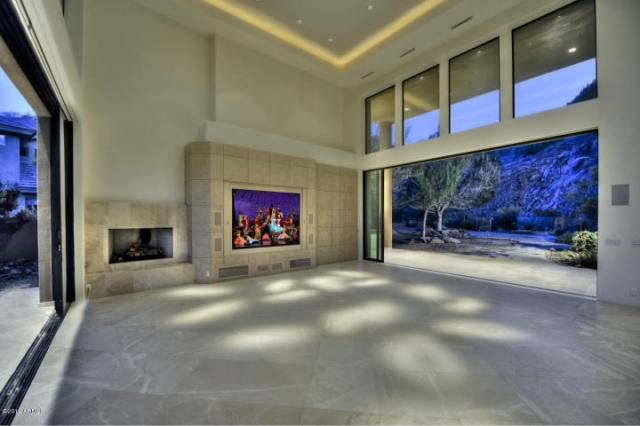 4401 E Mockingbird LN 1