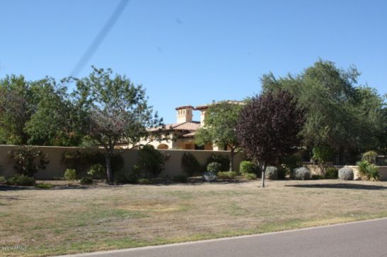 8920 N MARTINGALE RD