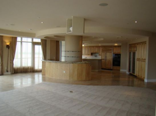 2402 E ESPLANADE LN PH2 4