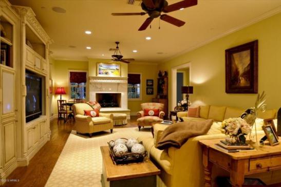 5915 E ARCADIA LN Phoenix, AZ 85018 2