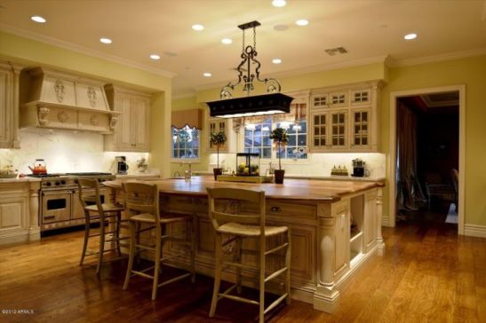 5915 E ARCADIA LN Phoenix, AZ 85018 3