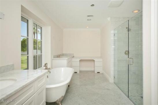 4631 N Royal Palm CIR Phoenix, AZ 85018 3