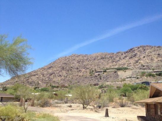 5720 E JOSHUA TREE LN 4