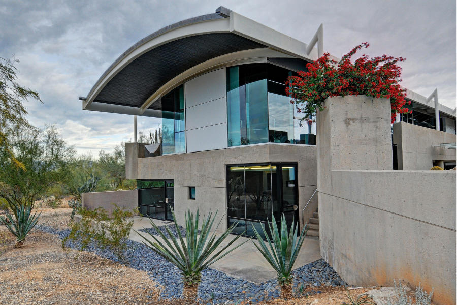 Paradise Valley Glass Box 24