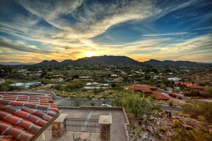 Love Susnsets 🌇 ? Never miss a famous Arizona sunset in this Paradise Valley Luxury&nbsp;Home