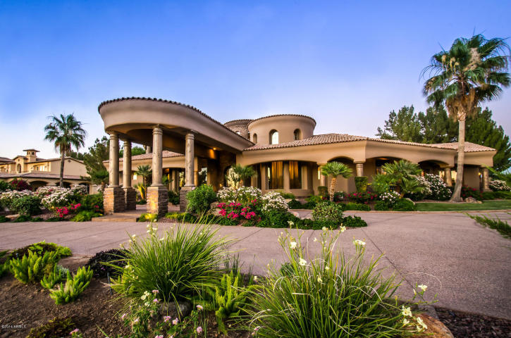 20 E OAKWOOD HILLS DR Chandler, AZ 85248