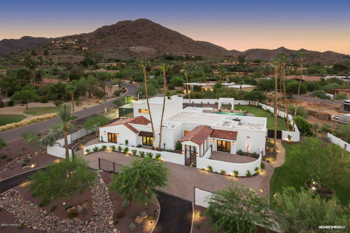 Tennis 🎾 or BBall 🏀 anyone? $1.69 Million Total Remodel with its own sport court | Paradise Valley,&nbsp;AZ