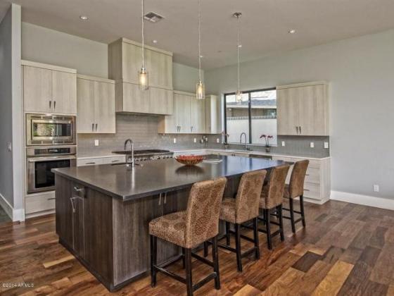 3445 N VALENCIA LN Phoenix, AZ 85018 10