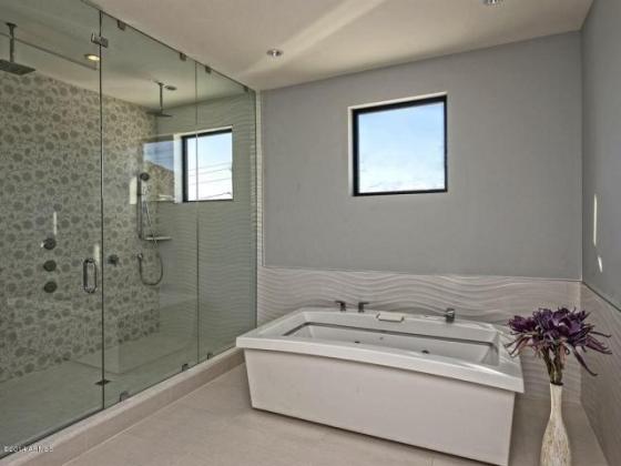 3445 N VALENCIA LN Phoenix, AZ 85018 14