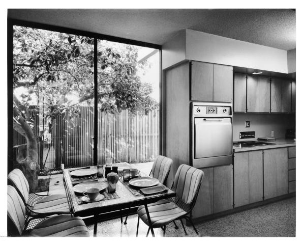 321 E POMONA RD Phoenix, AZ 85020 2