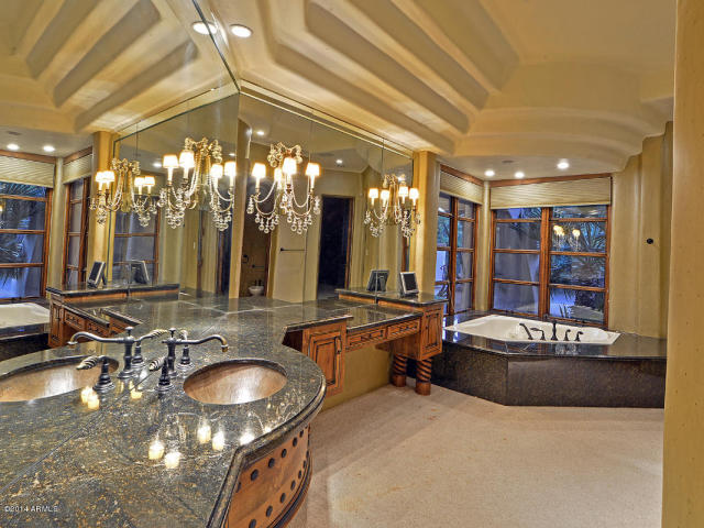 9024 N KOBER RD Paradise Valley, AZ 85253 7