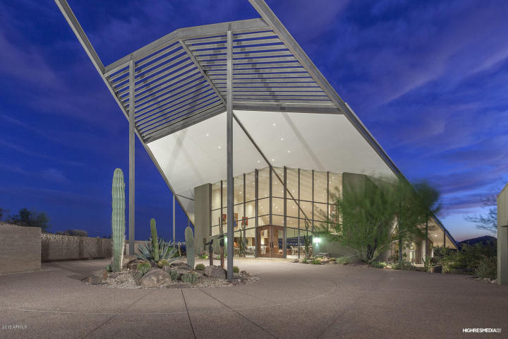 $5M Glass, Steel, & Views just about sums up this design by architect Gordon Rogers in Scottsdale&nbsp;Mountain