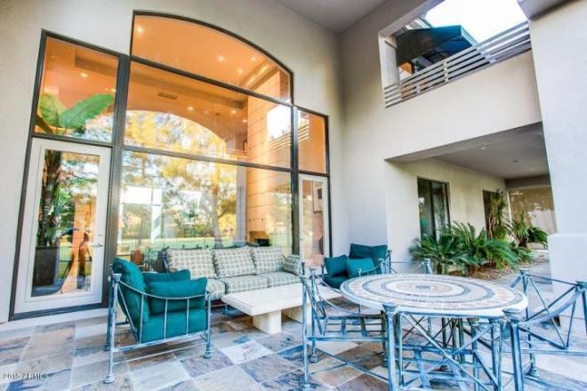 Contemporary Living on the greens at Biltmore Circle Estates 14