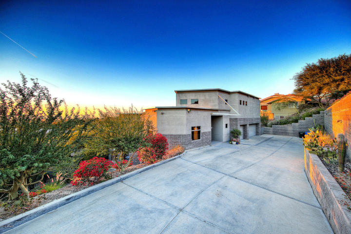 Feast your eyes on this modern masterpiece from the hillside of Squaw Peak 14