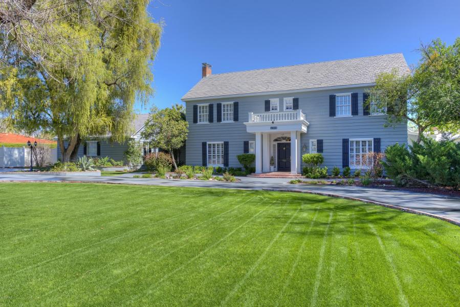 Heading to auction! 1938 North Central Phoenix Federal style home is set for NO&nbsp;RESERVE