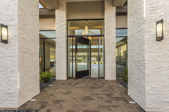 sexy contemporary showpiece in Peoria 2