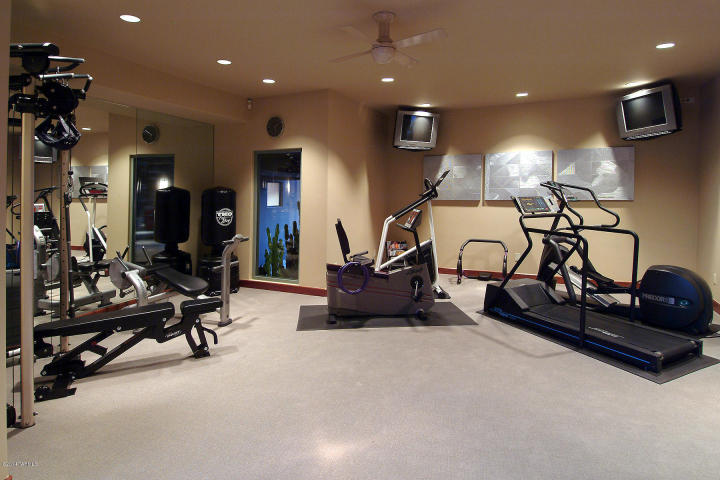 A Dramatic Circular Home Overlooking the Tucson Desert &amp; Skyline 10