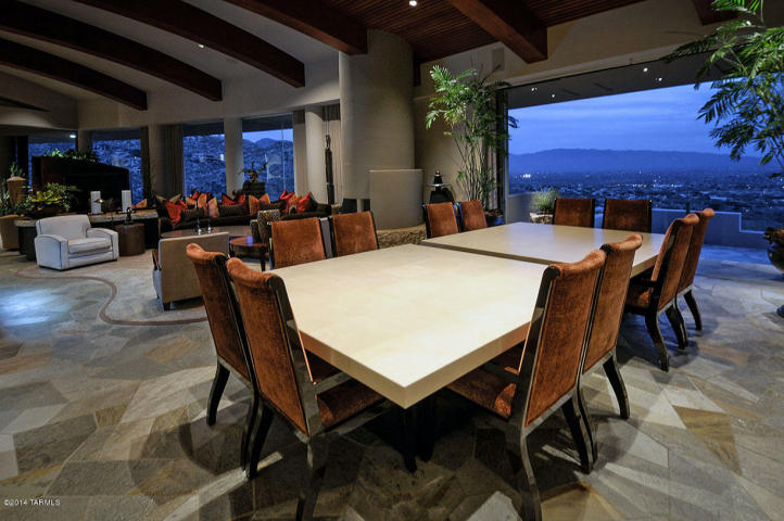 A Dramatic Circular Home Overlooking the Tucson Desert &amp; Skyline 2