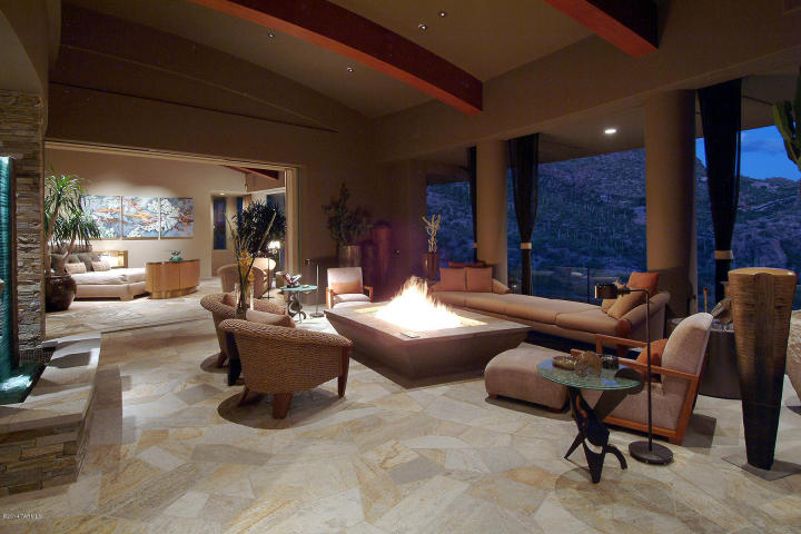 A Dramatic Circular Home Overlooking the Tucson Desert &amp; Skyline 8