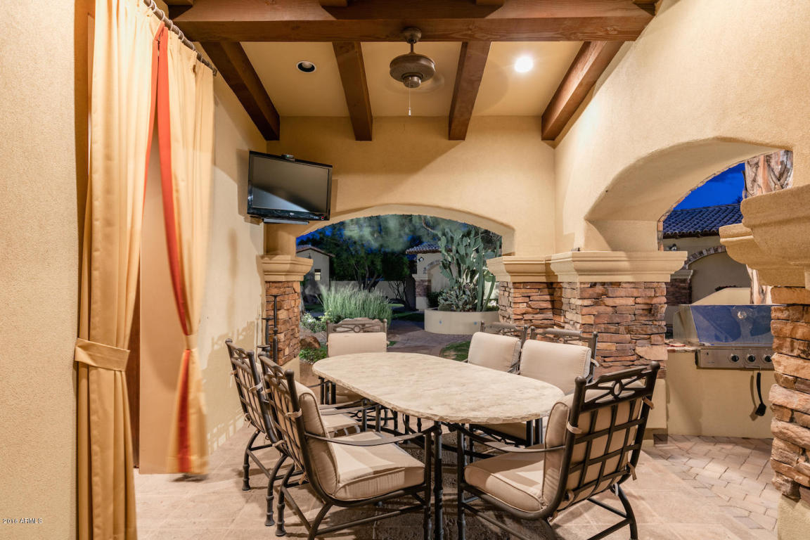 Elegant Spanish Mediterranean Paradise Valley estate with old world charm heads to auction May 26th 2016 9