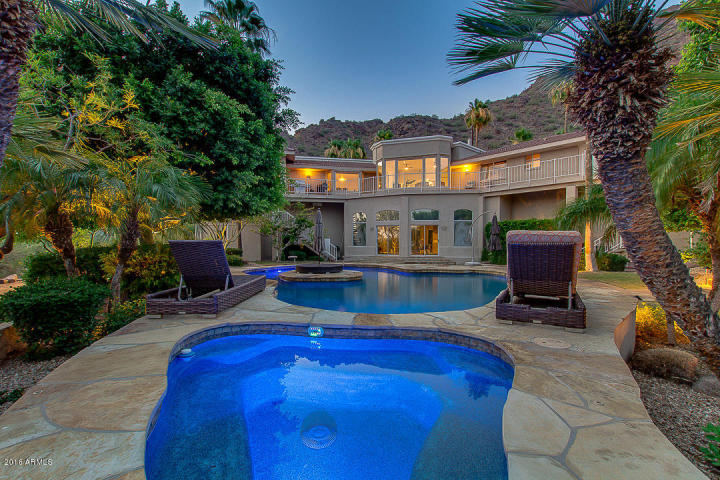 Phoenix house sitting on the South slope of Camelback Mountain 24