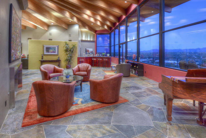 Tucson az minimalist contemporary cantilevered pad 3