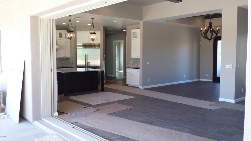 scottsdale-contemporary-spec-home-for-sale-2