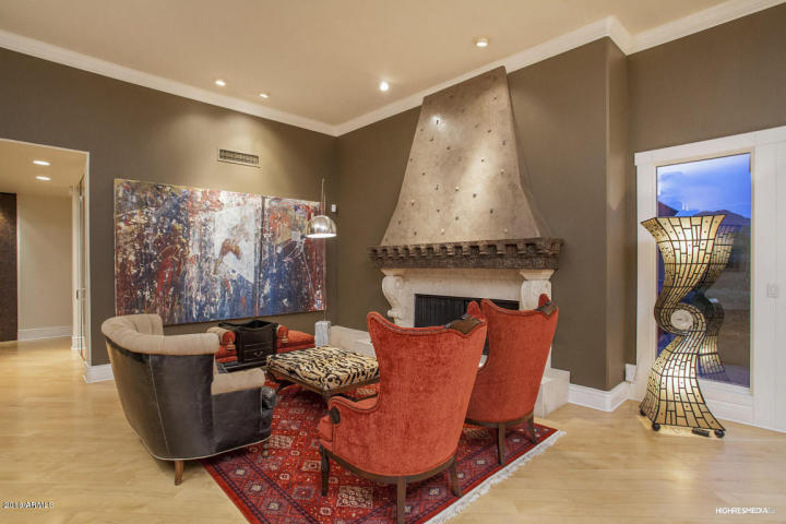 live-lavishly-for-18k-a-mo-at-this-paradise-valley-mansion-3