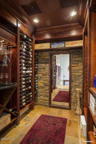 live-lavishly-for-18k-a-mo-at-this-paradise-valley-mansion-4