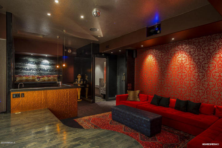 live-lavishly-for-18k-a-mo-at-this-paradise-valley-mansion-7