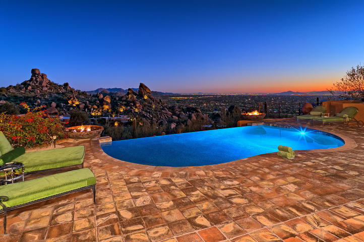 carefree-az-home-built-into-mountains-boulders-1