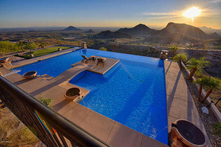 supreme-auctions-kicks-off-2017-with-viento-point-a-lavish-contemporary-in-fountain-hills-9