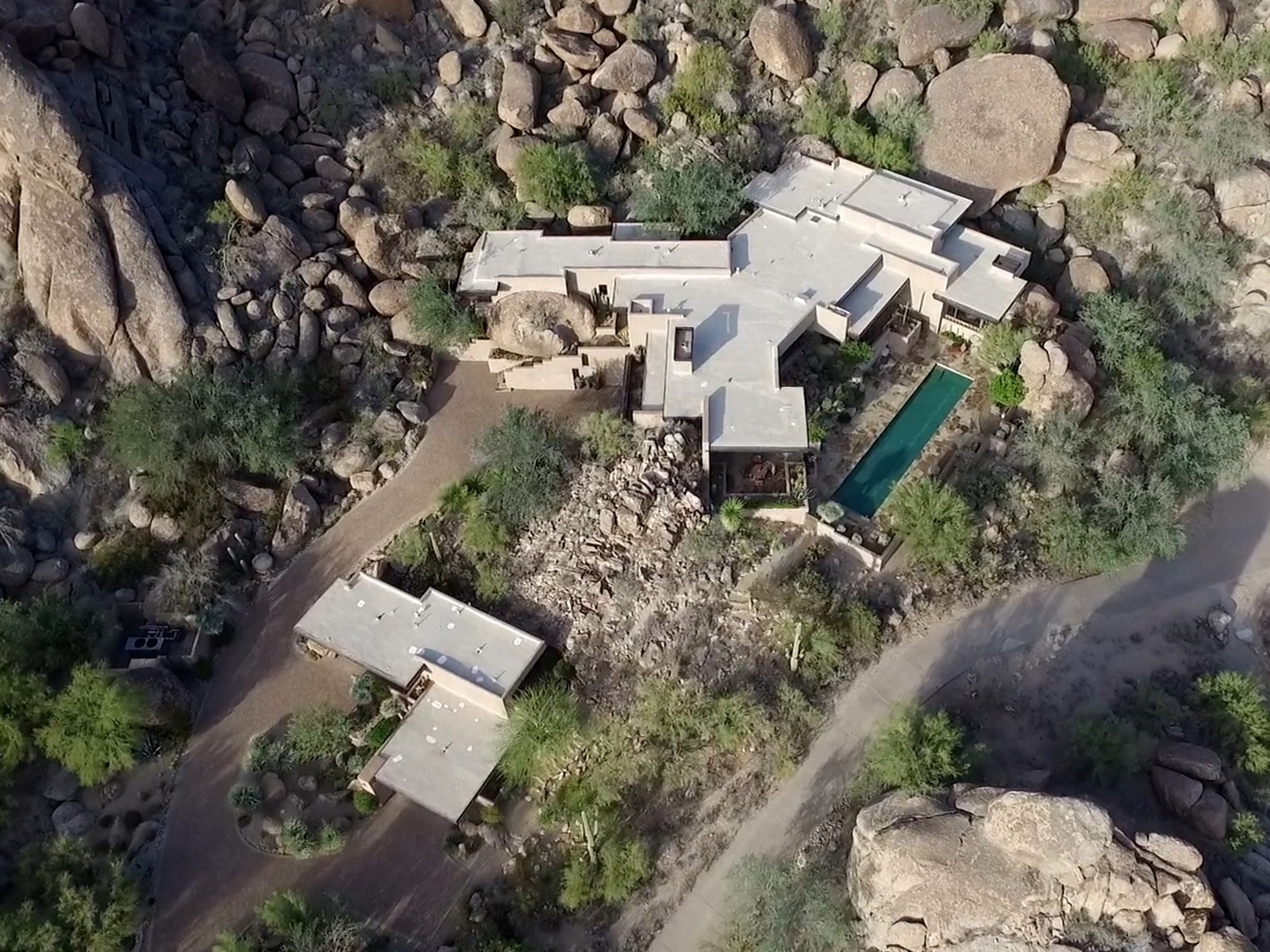 Auction planned for Carefree contemporary southwest architecture house with Award-Winning Landscape 12