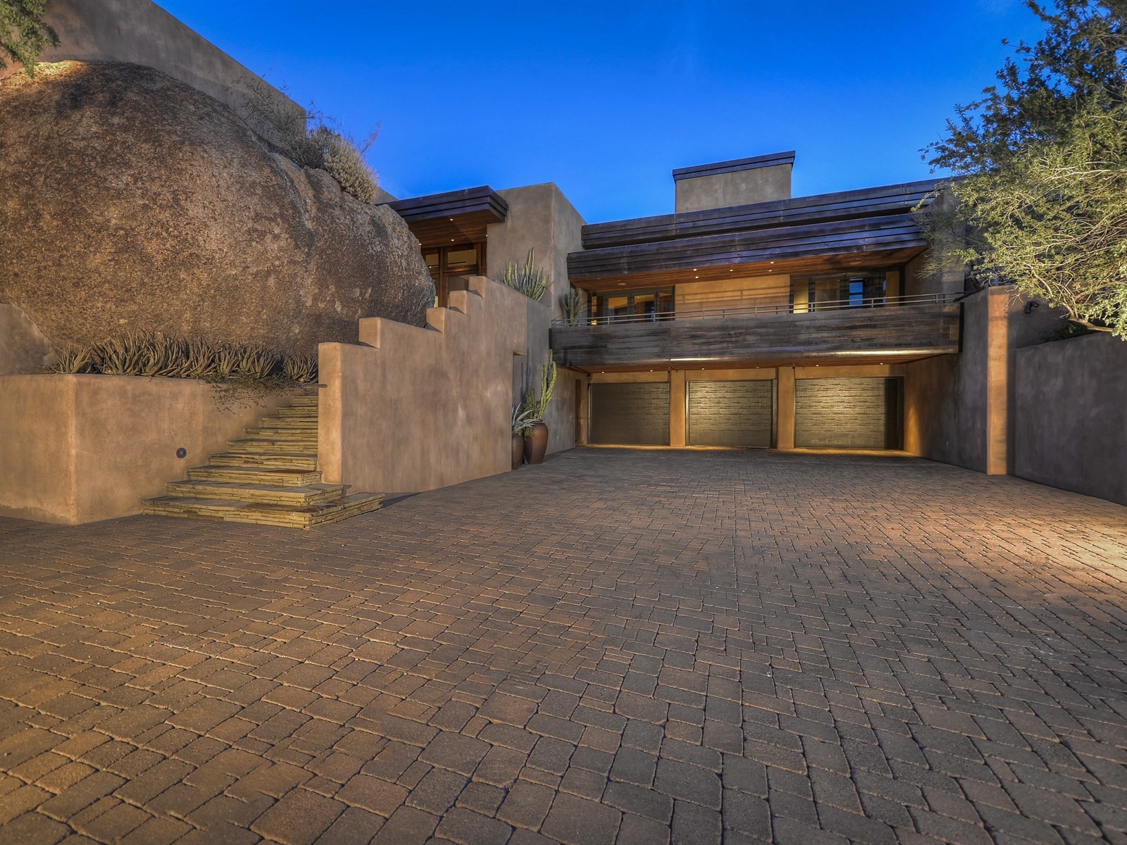 Auction planned for Carefree contemporary southwest architecture house with Award-Winning Landscape 3