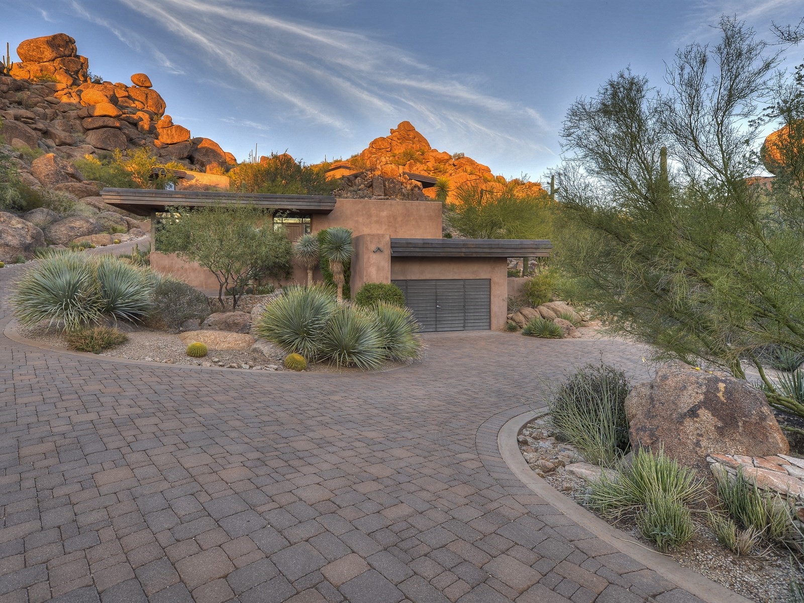 Auction planned for Carefree contemporary southwest architecture house with Award-Winning Landscape 8