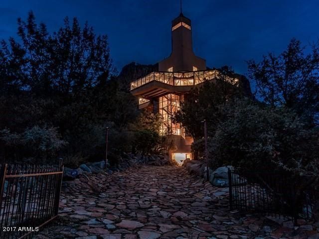 It's a Bird...It's a Plane...It's Falcon Nest…The house in the sky 1