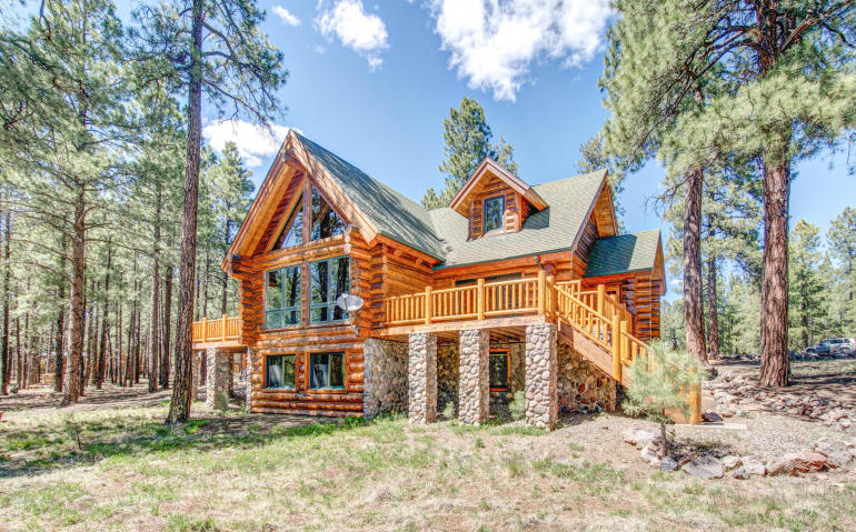 Flagstaff’s Mountain Masterpiece! $995K Stunning one-of-a-kind log&nbsp;home.