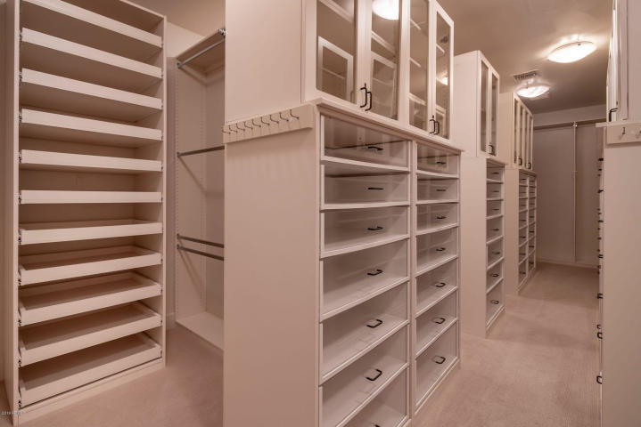 take a peek inside the most luxurious & largest penthouse in the residences @ 2211 e. camelback.. 5