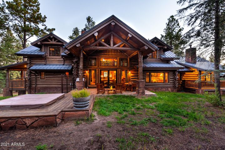 Log 🪵 Cabin Luxury: In Arizona, there’s no place like this log home ...