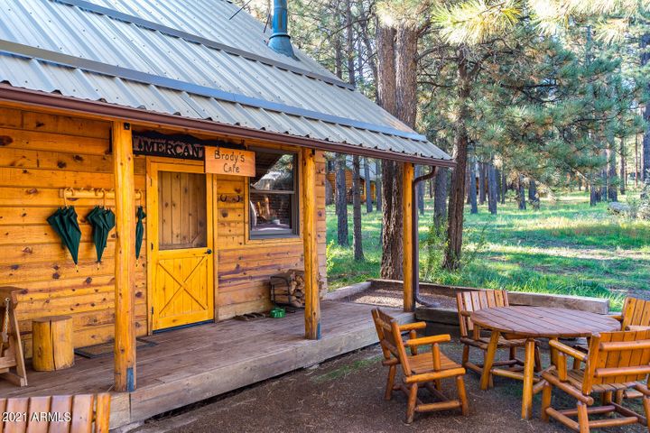 Log 🪵 Cabin Luxury: In Arizona, there’s no place like this log home ...