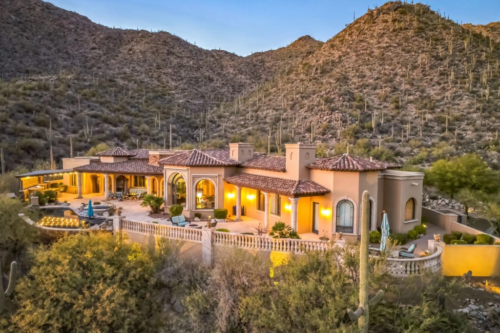 Home Is Where the Wine 🍷Is—and This AZ Luxury Home Set for Auction Has Room for 1,000&nbsp;Bottles
